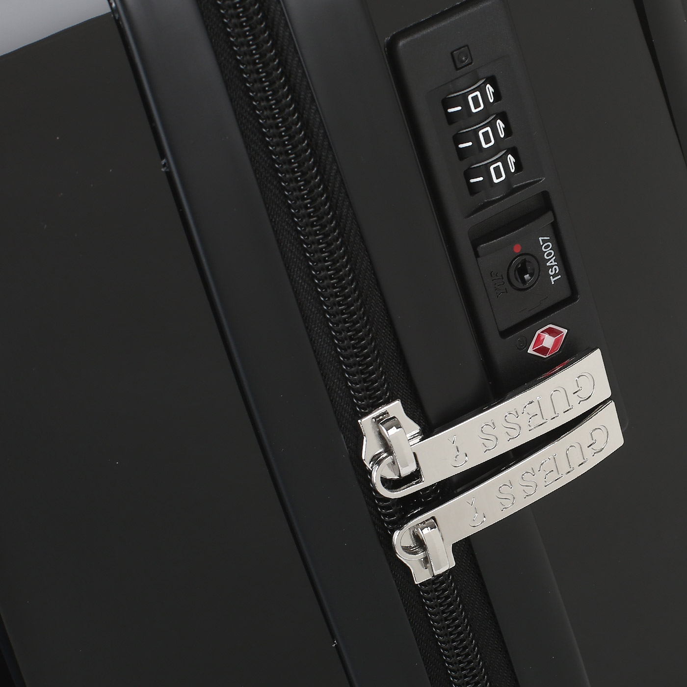 Чемодан для ручной клади из ABS-пластика с кодовым замком Guess Haidee