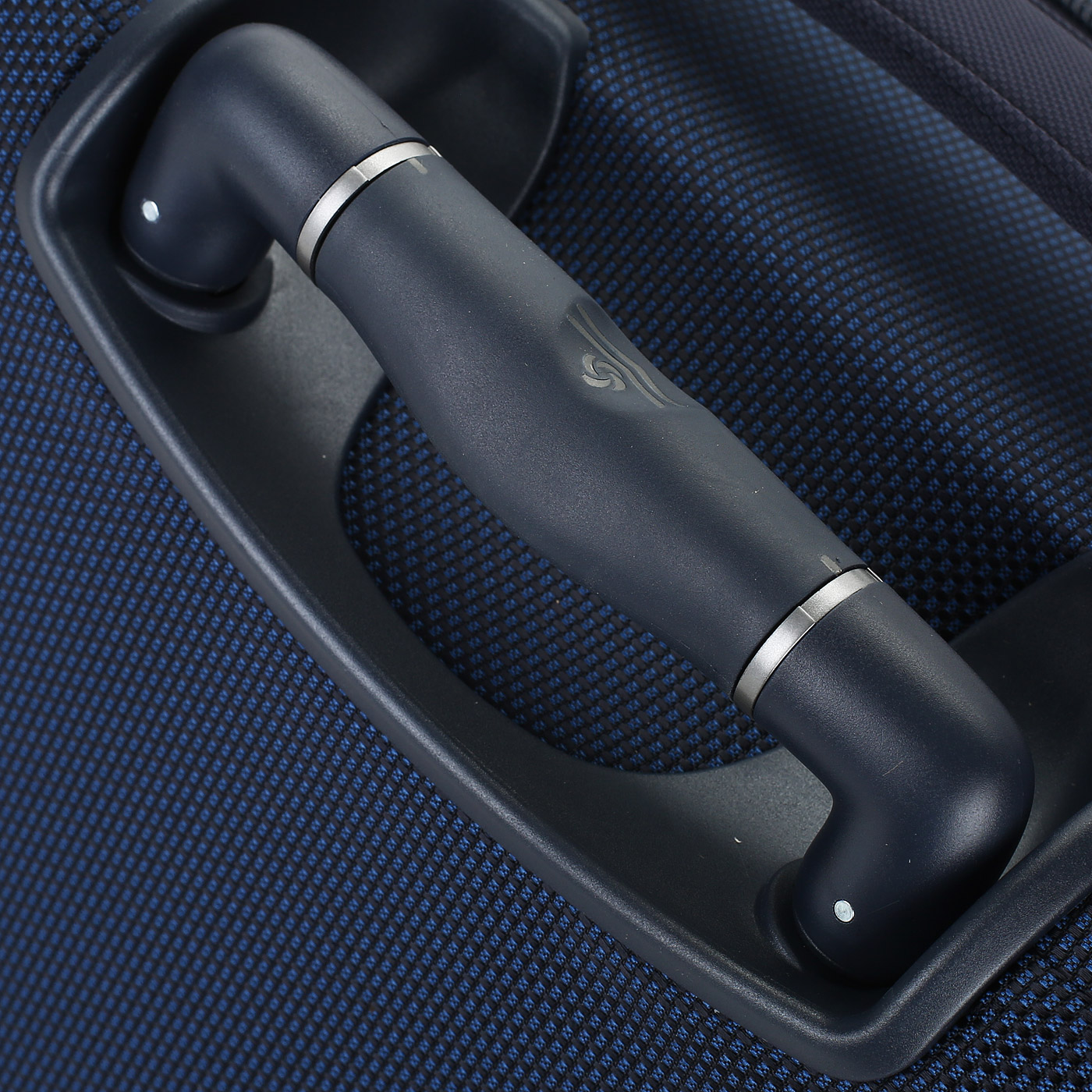 Чемодан средний M тканевый с кодовым замком Samsonite B-Lite Icon