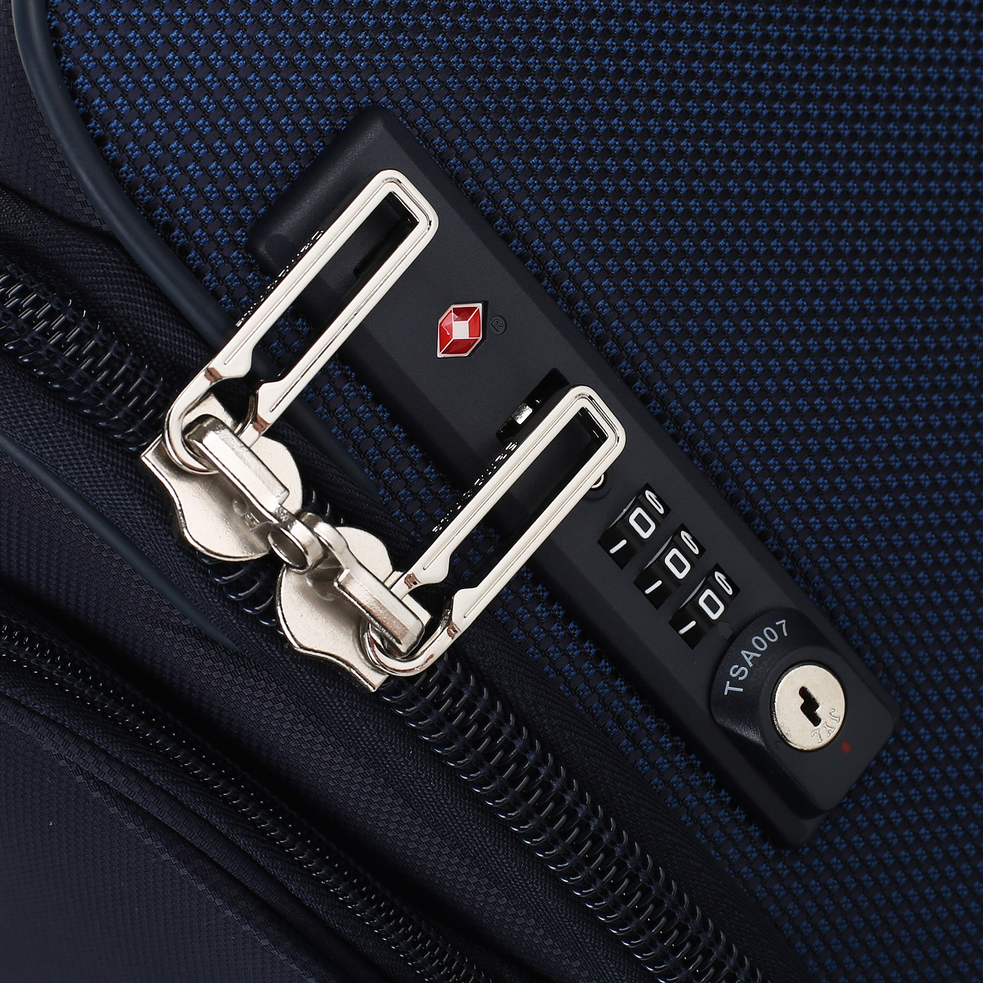 Чемодан средний M тканевый с кодовым замком Samsonite B-Lite Icon