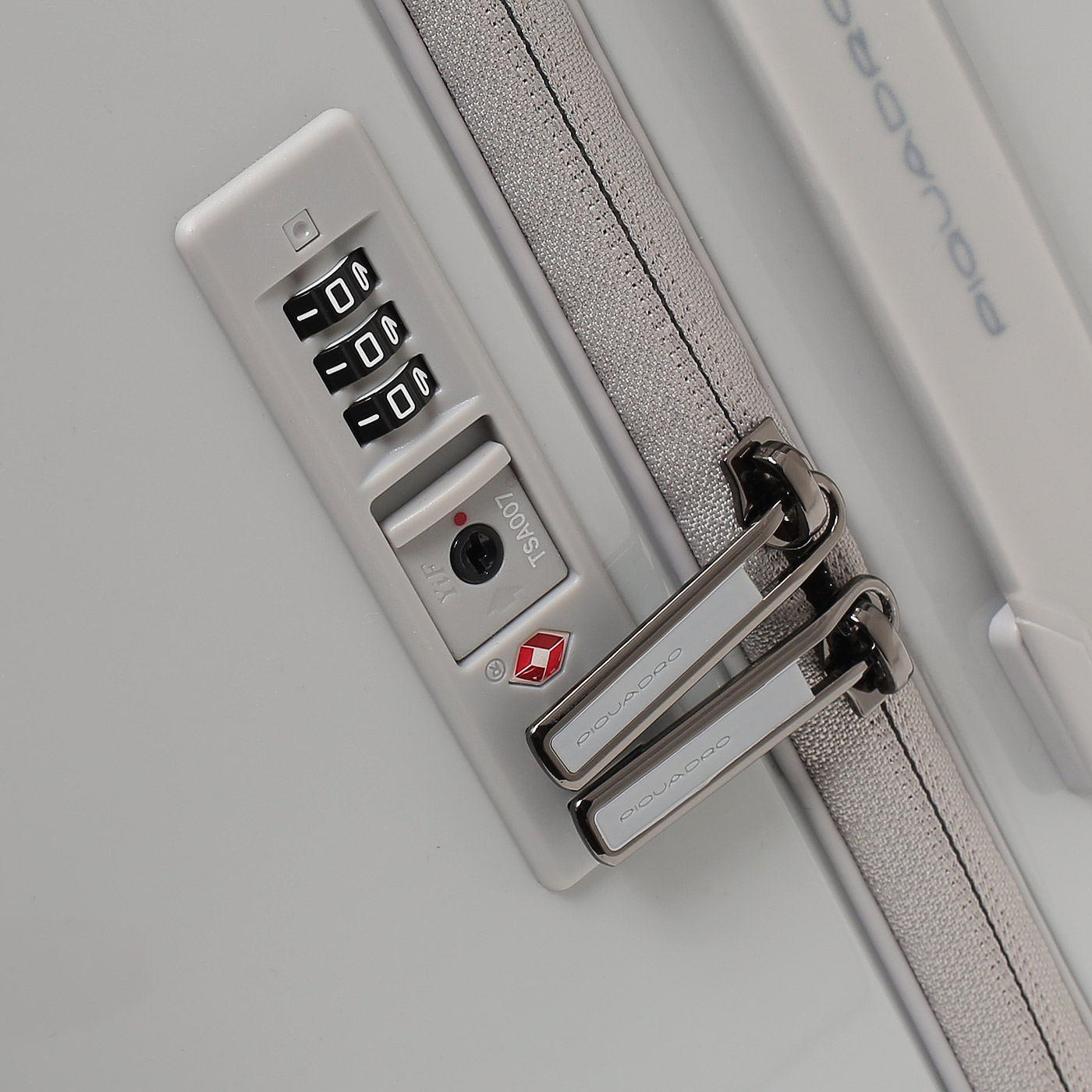 Чемодан средний M из поликарбоната Piquadro Pop